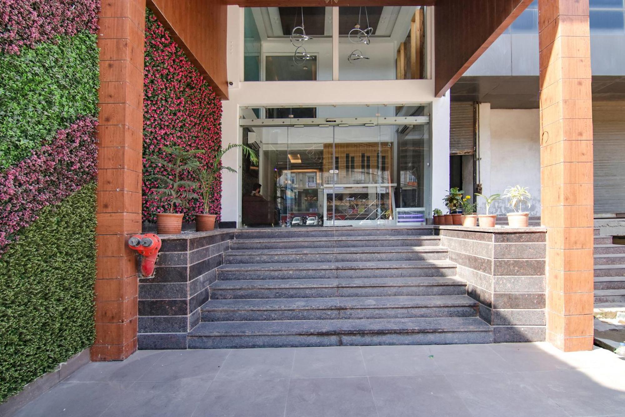 Fabhotel Prism Grand Zirakpur 外观 照片